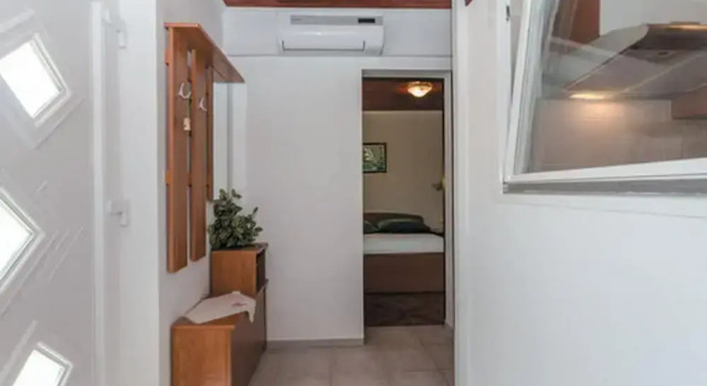 Апартаменты Charming One Bedroom Apartment Povljana
