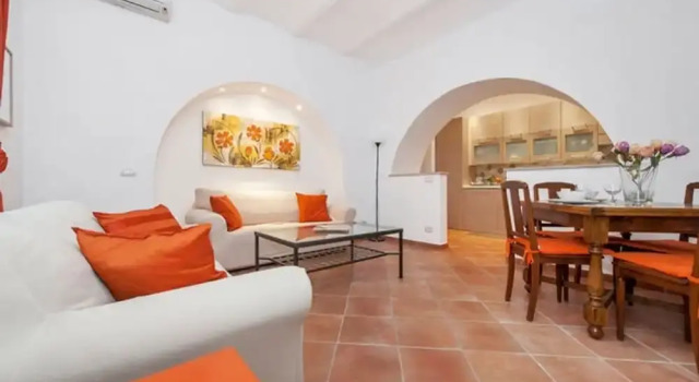 Yellow and Reds Apartments, Забронировать Апартаменты/квартира Апартаменты Рима, рядом с Piazza San Giovanni in Laterano, Апартаменты/квартира