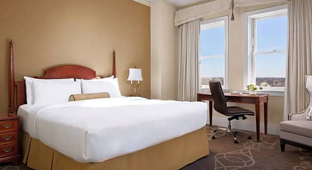 Номер Standard Fairmont Hotel Macdonald