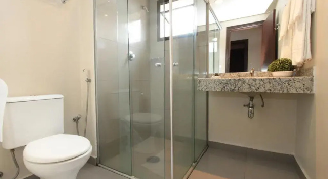 Четырёхместный номер Standard Oasis Tower Hotel
