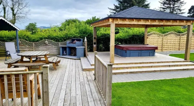 Апартаменты Woodside Guest House