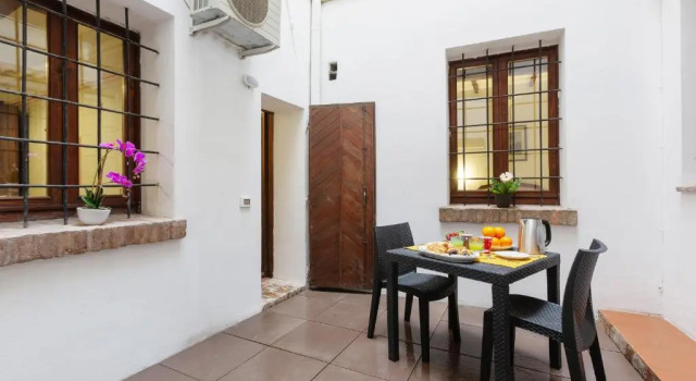 Center ZTL Lovely Apartment, Забронировать Апартаменты/квартира Апартаменты Феррара, рядом с Cathedral Museum of Ferrara, Апартаменты/квартира