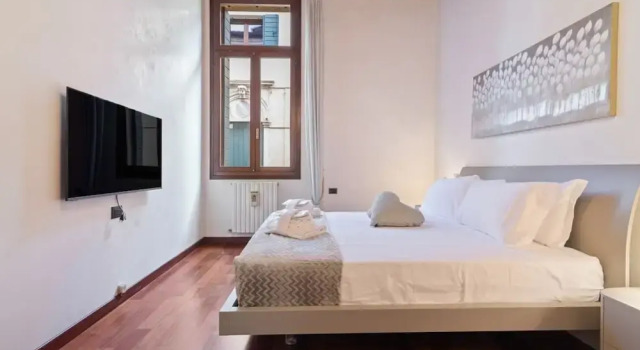 Piazza delle Erbe Stylish Flat