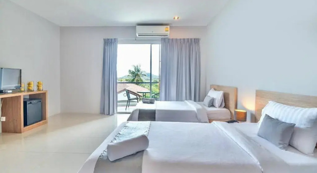 Двухместный номер Standard с балконом Lemonade Phuket Hotel -SHA Plus