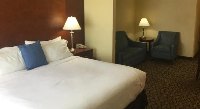 Люкс Baymont by Wyndham Mishawaka South Bend Area