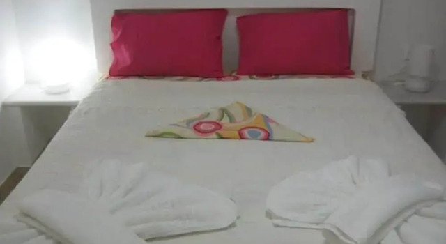 Restía, Rezervați Hotel Hoteluri în Donousa cu parcare, Parcare