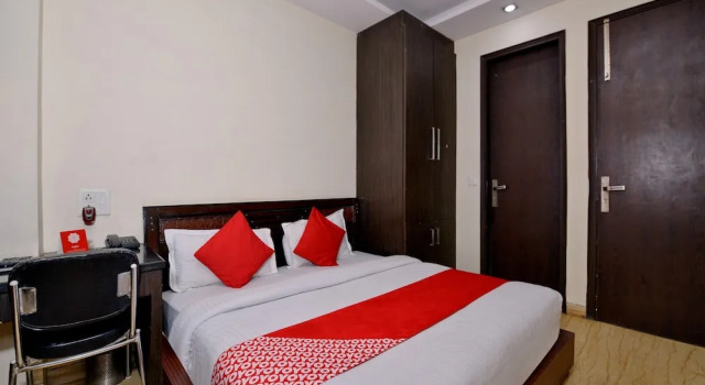 Collection O Lotus Bed & Breakfast, Забронировать Отель «постель и завтрак» Отели Нью-Дели с завтраком, Завтраки