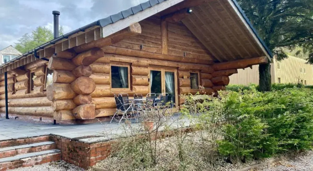 Шале Ewes Water Log Cabins