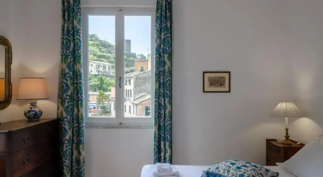 ALTIDO Charming House for 12, with Patio in Vernazza