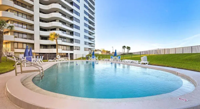 Апартаменты Ocean-view Getaway! Family Condo in Daytona Beach