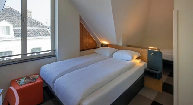 Четырёхместный семейный номер Standard easyHotel Maastricht City Centre