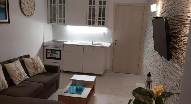 Apartment - Sleeps 2 - Parking - Balcony, Book Apartment Perea Macedonia