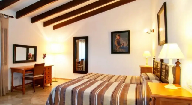 Peaceful Mallorca Escape for Families, Boek Villa Villa's in Petra, Villa