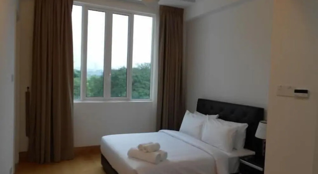 Люкс с 2 комнатами с балконом Brunsfield Embassyview Condosuite