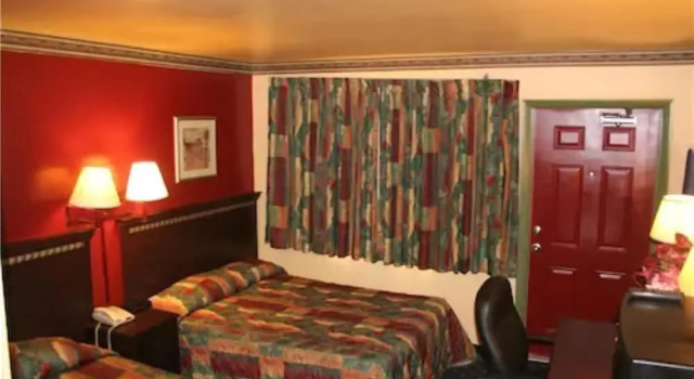 Четырёхместный номер Standard Plaza Travel Inn