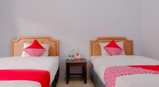 Deluxe Twin room OYO 1415 Gelora Guest House