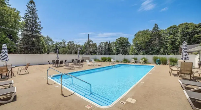 Апартаменты Walk to Lake Michigan - South Haven Condo!