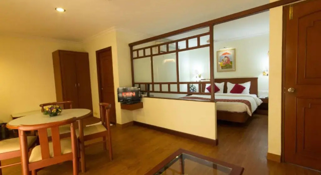 Люкс Hotel Aiswarya