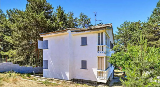 Awesome home in Navarredonda de Gredos with WiFi and 3 Bedrooms, Забронировать Отель Наварредонда-де-Гредос Sierra de Gredos