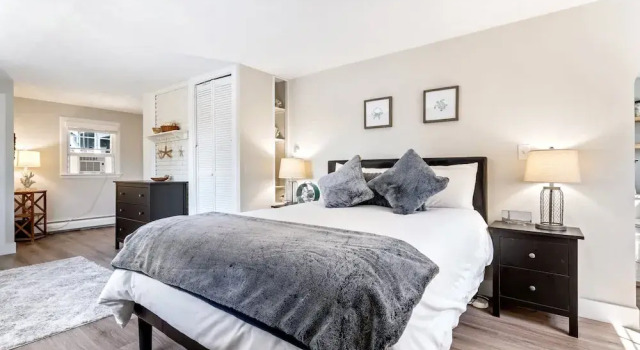 Beachwood Getaway Sleeps 10!, Buchen Sie Ferienhaus Wells 