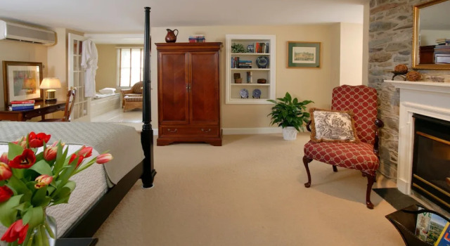 Двухместный люкс с балконом Lambertville House