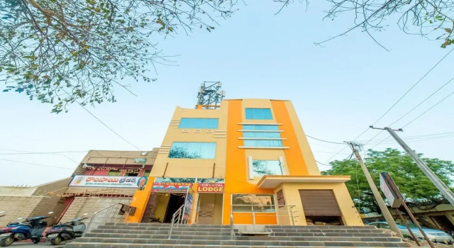 OYO 12973 Hotel Crystal