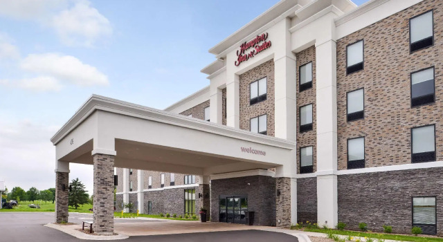 Двухместный люкс Hampton Inn & Suites Saint Paul Oakdale Woodbury