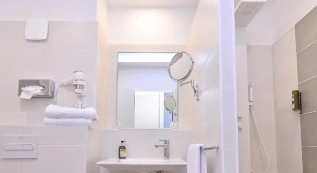 Двухместный номер Standard с балконом Logis Hôtel Restaurant Le Chêne Vert