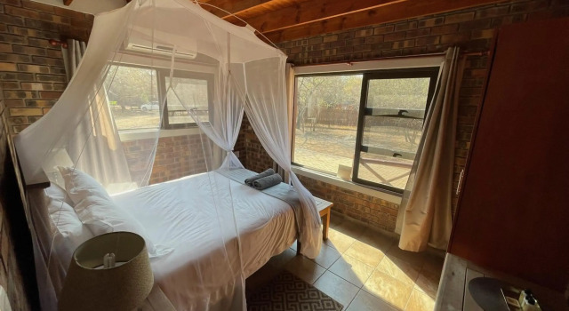 Nghala Self-catering Holiday Home, Забронировать Отель Марлот-Парк Барбертон