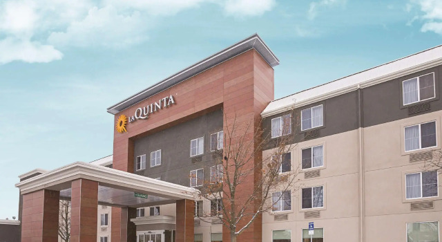 Номер Standard La Quinta by Wyndham Detroit Utica