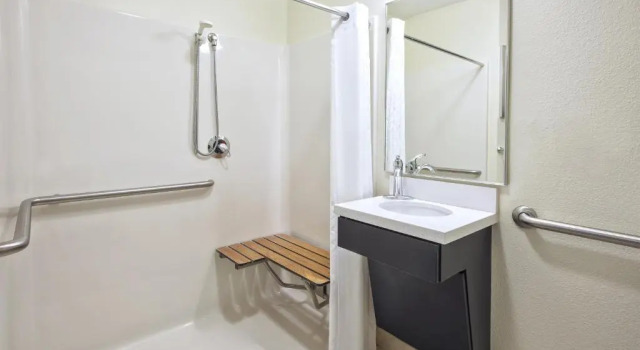 Люкс Candlewood Suites Indianapolis Airport by IHG