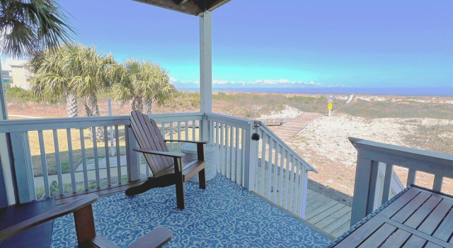 Апартаменты c 1 комнатой с балконом Beachfront Saint Helena Island Condo w/ Amenities!