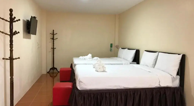 Семейный номер Standard с балконом โรงแรมแอมไอม่อน - Am Amoonds Hotel