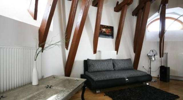 Apartment Attic Kozi, Забронировать Апартаменты/квартира Апартаменты Праги 01, рядом с Место рождения Франца Кафки, Апартаменты/квартира