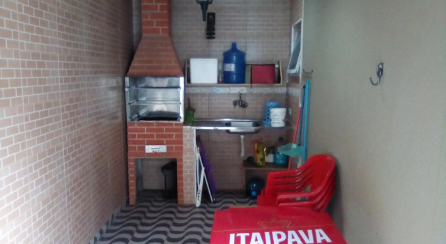 CASA 2 DORM em CONDOMINIO 250 Mts PRAIA MARANDUBA Com CHURRASQUEIRA 02 Vagas Garagem com Wifi Gratis