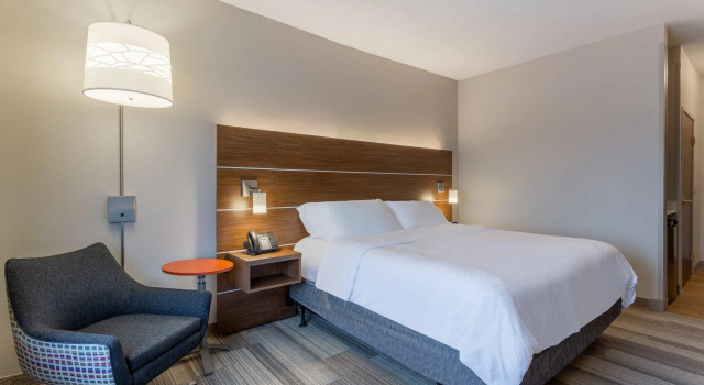 Двухместный номер Standard Holiday Inn Express Hotel & Suites Burlington by IHG