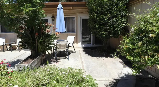 Студия Little European Lodge