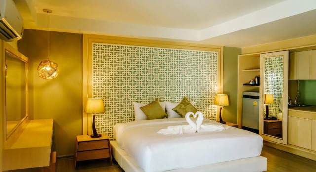 Полулюкс Moon Dragon Hotel
