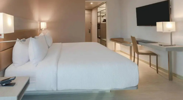 Двухместный номер Standard AC Hotel By Marriott Santa Marta