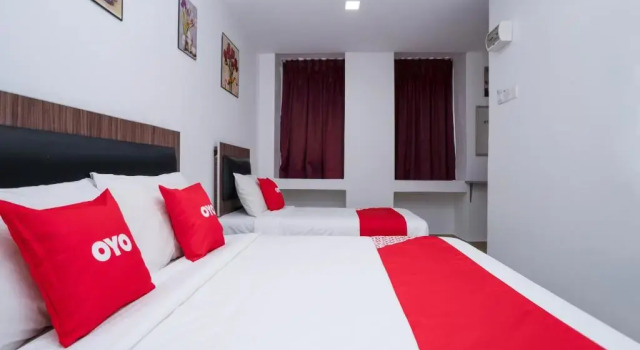 Люкс Superior OYO 44093 VRM Hotel