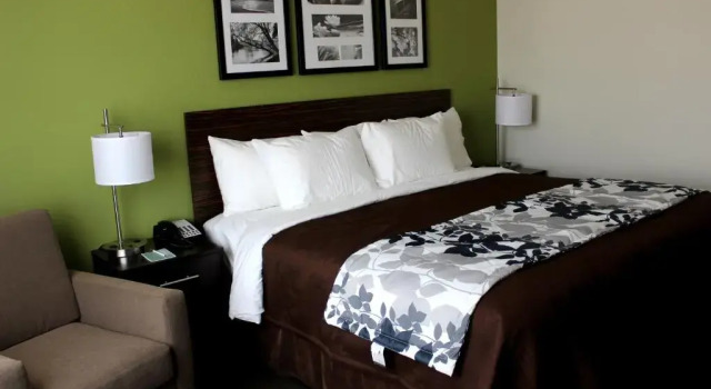 Люкс c 1 комнатой Spark By Hilton Odessa