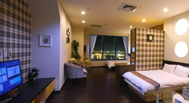 Люкс Luxury c 1 комнатой 85 Happy Holiday