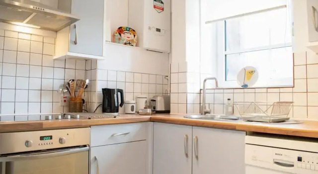 Stylishly Decorated 3 Bedroom Flat With River Views, Забронировать Отель Отели Англии 3 звезды, 3*
