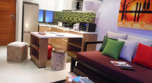 Top Floor, One-Bedroom Apartment