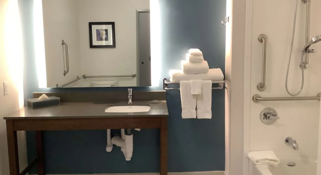 Четырёхместный номер Deluxe La Quinta Inn & Suites by Wyndham Littleton-Red Rocks