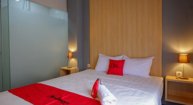Standard room RedDoorz Syariah @ Jalan Sultan Agung Tegal