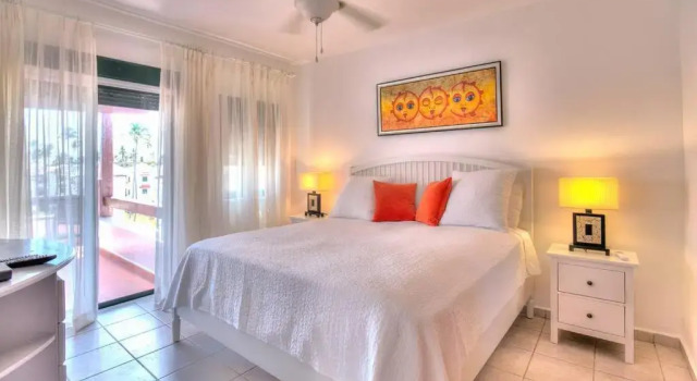 Beachfront apartment with Wifi & Cable TV - I-401, Prenota Appartamento Bávaro Punta Cana