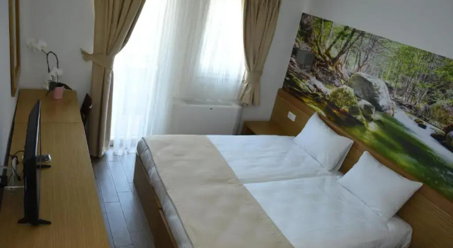 Одноместный номер Comfort с балконом Хотел Лирак