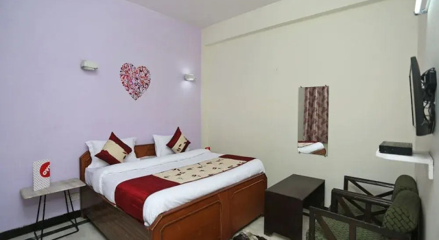 OYO 13592 Royal Stay Inn