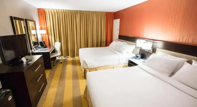 Четырёхместный номер Standard Wyndham Rochester Downtown